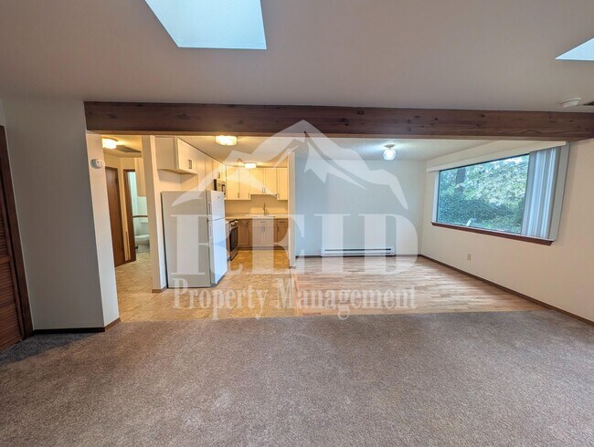 6056 Illahee Road NE in Bremerton, WA - Building Photo - Building Photo