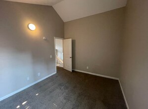10168 E Peakview Ave in Englewood, CO - Building Photo - Building Photo