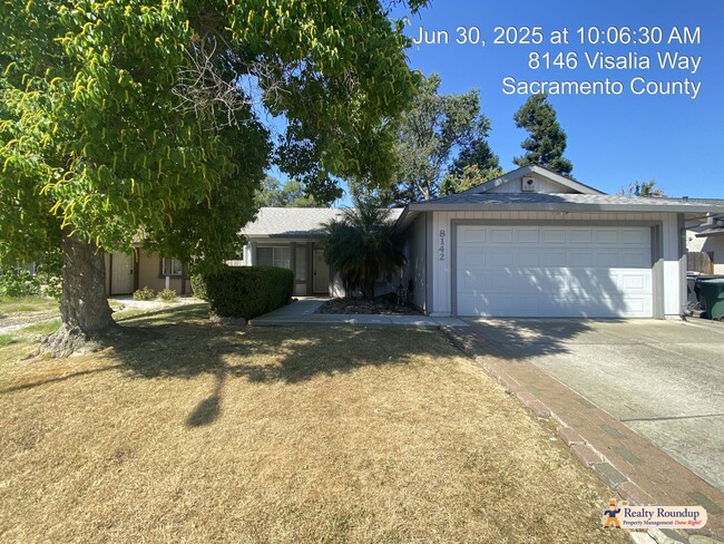 8142 Visalia Way in Sacramento, CA - Building Photo - Building Photo