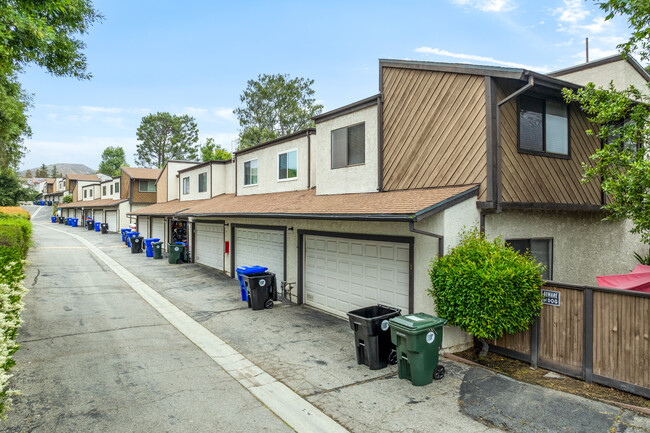 18223 Soledad Canyon Rd in Canyon Country, CA - Building Photo - Building Photo