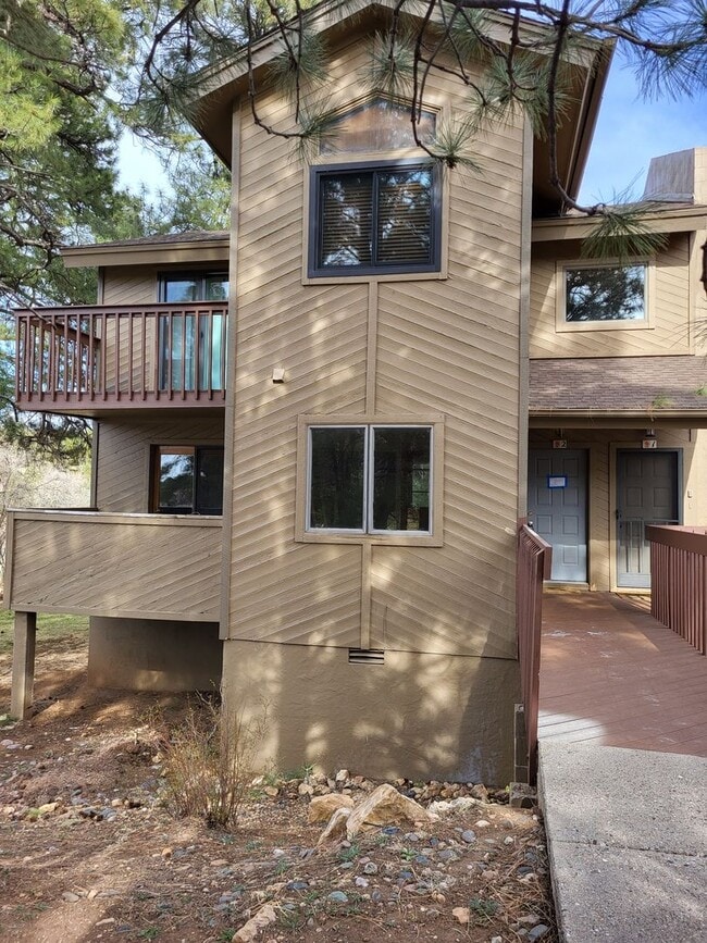 property at 2841 N Walnut Hills Dr