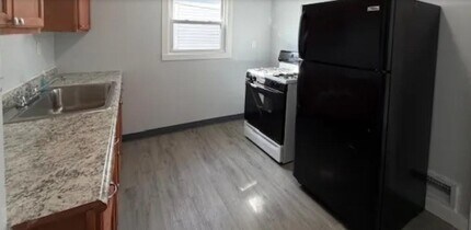 3294 E 146th St in Cleveland, OH - Building Photo - Building Photo