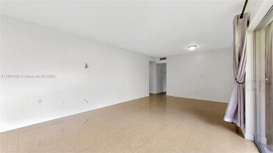 7715 SW 86th St in Miami, FL - Building Photo - Building Photo