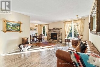 249 Hodgson Dr in Newmarket, ON - Building Photo - Building Photo