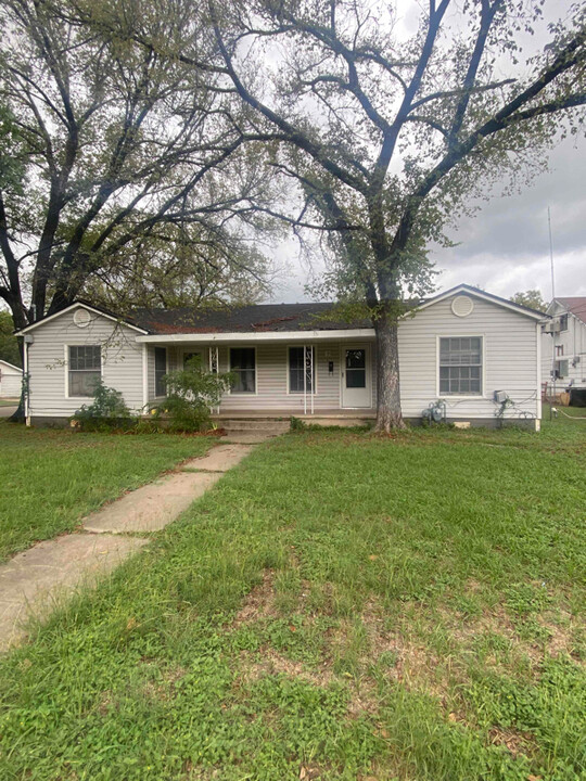 1023 La Clede St in Waco, TX - Building Photo