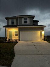 12114 Pike Bnd in Buda, TX - Foto de edificio - Building Photo