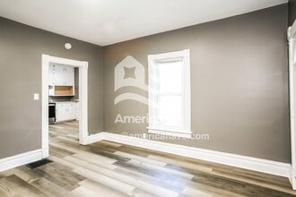 2003 S Taylor St in South Bend, IN - Building Photo - Building Photo