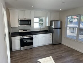 19 7th St in Petaluma, CA - Building Photo - Building Photo