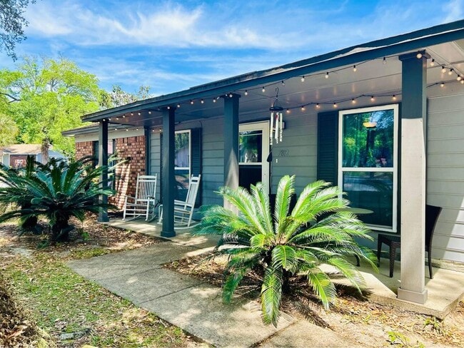 property at 7812 Oak Forest Dr