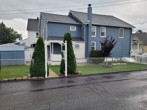 21 Cook St in Plains, PA - Building Photo - Building Photo