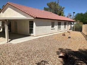 4917 Braeburn Dr in Las Vegas, NV - Foto de edificio - Building Photo