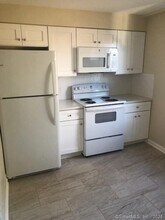 107 Main St N in Woodbury, CT - Building Photo - Building Photo