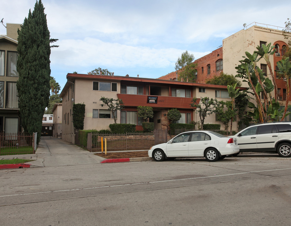 1837 N Wilton Pl in Los Angeles, CA - Foto de edificio