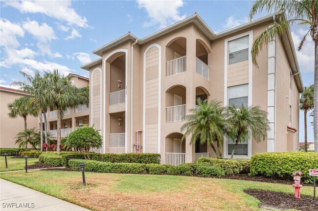 2740 Cypress Trace Cir in Naples, FL - Building Photo - Building Photo