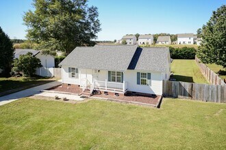 132 Yellow Stone Ln in Smithfield, NC - Building Photo - Building Photo