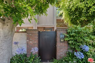 13044 Mindanao Wy in Marina Del Rey, CA - Building Photo