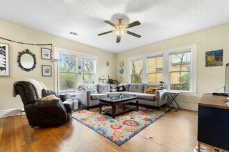 3411 Cedar St in Austin, TX - Building Photo - Building Photo