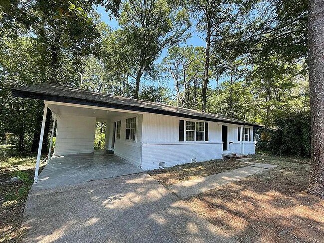 property at 2917 Tara Rd