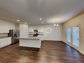 76 Springer Pkwy in Dallas, GA - Foto de edificio - Building Photo