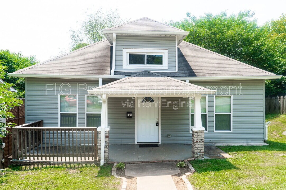 614 W 2nd Ave in Lenoir City, TN - Building Photo