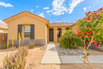 74131 Imperial Ct E in Palm Desert, CA - Building Photo - Building Photo