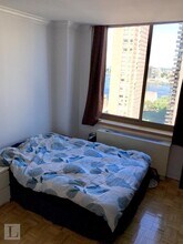 400 E 90th St in New York, NY - Building Photo - Building Photo