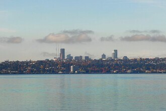 733 Lake St S in Kirkland, WA - Building Photo - Building Photo