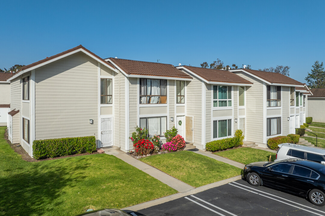 Cedar Glen in Lake Forest, CA - Building Photo