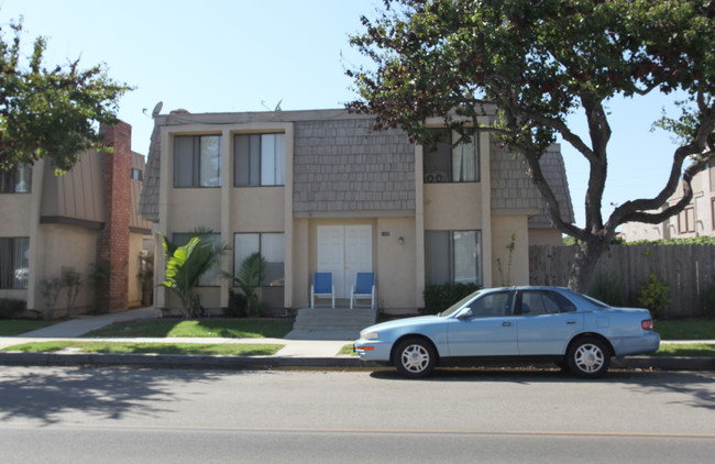 1405 Huntington St in Huntington Beach, CA - Building Photo - Building Photo