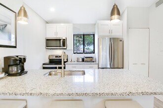 132 Club Dr in Palm Beach Gardens, FL - Building Photo - Building Photo