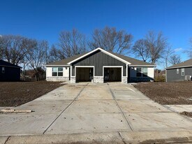 620-622 Fall Meadow Ln in Belton, MO - Building Photo