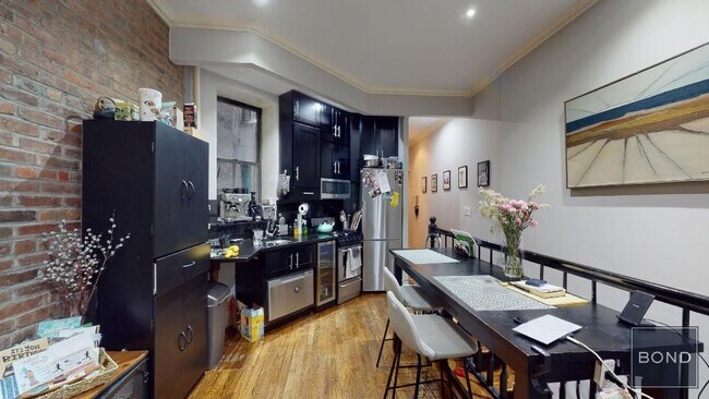 248 Mott St in New York, NY - Building Photo - Building Photo