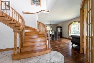303 Shoreview Cir in Windsor, ON - Building Photo - Building Photo