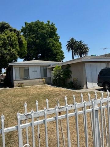 10414 S Hoover St, Unit 10414