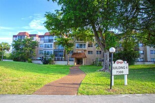 7300 NW 17th St in Plantation, FL - Building Photo