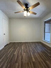 6862 S Creek Dr in Fort Worth, TX - Building Photo - Building Photo