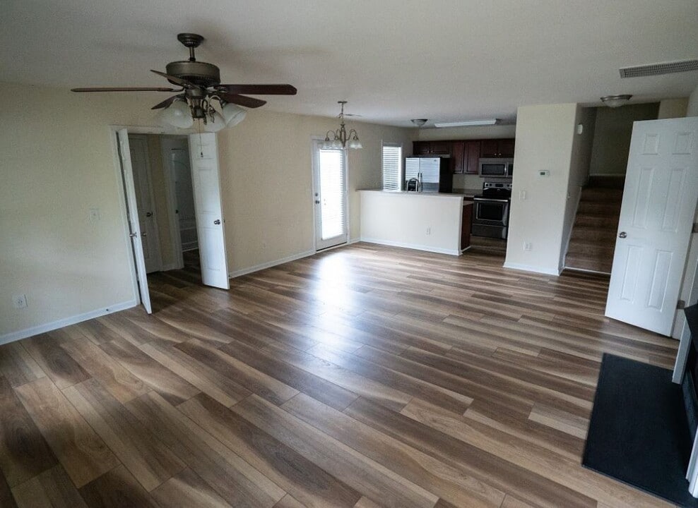 156 Pinewood Ln in Advance, NC - Building Photo