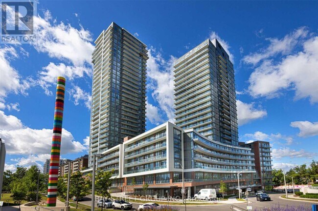 32-3332 Forest Manor Rd in Toronto, ON - Building Photo - Building Photo