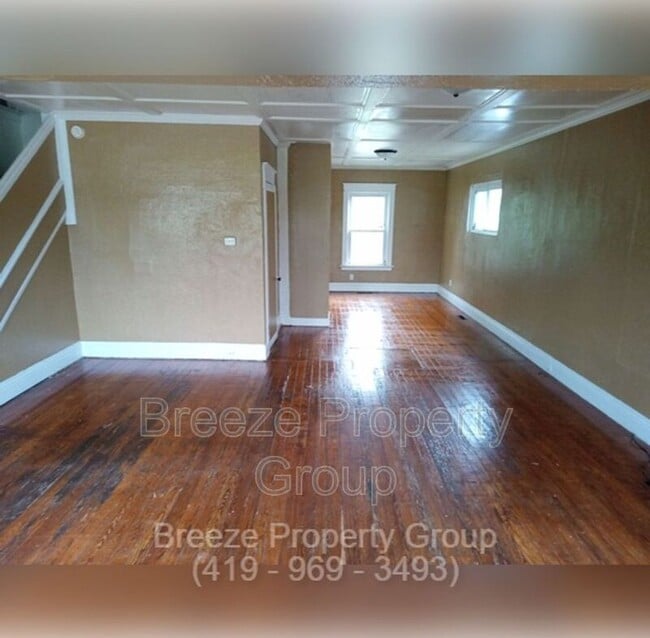 2145 Dorr St in Toledo, OH - Building Photo - Building Photo
