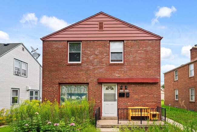 3808 S Brust Ave, Unit 2B-Close To Lake-unfurn.