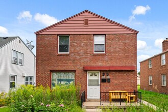 3808 S Brust Ave, Unit 2B-Close To Lake-unfurn. in Milwaukee, WI - Foto de edificio - Building Photo