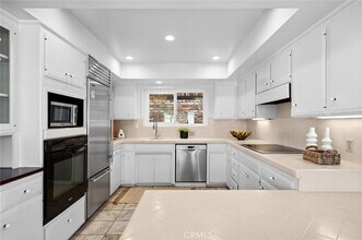 121 Onyx Ave in Newport Beach, CA - Building Photo - Building Photo