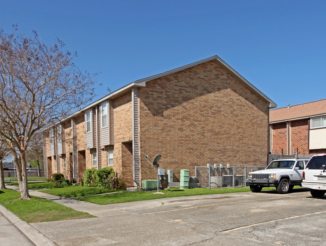 Lakeland Manor in New Orleans, LA - Building Photo - Building Photo