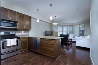 6310 Mcrobb Ave in Nanaimo, BC - Building Photo - Building Photo