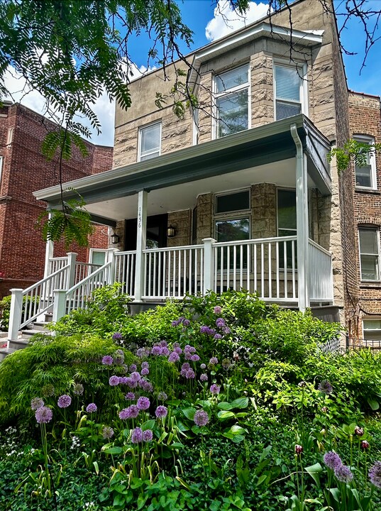 1456 W Foster Ave, Unit Apartment 2 in Chicago, IL - Foto de edificio