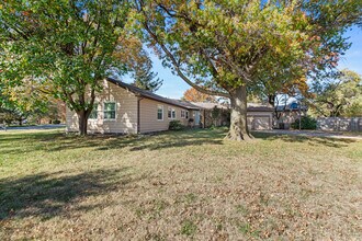 22 E Hawthorne St in Wichita, KS - Building Photo - Building Photo
