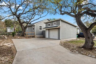 18000 Lafayette Park Dr in Jonestown, TX - Building Photo