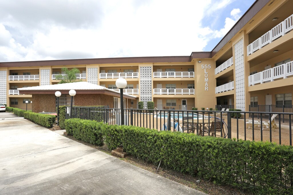 Lomar Apartments Hollywood, FL Apartments