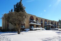 Regency Apartments in Mundelein, IL - Building Photo - Building Photo