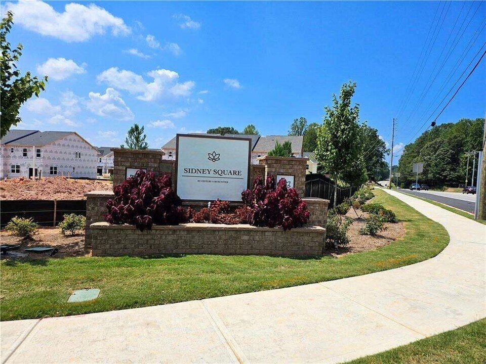 5165 Sidney Sq Dr in Flowery Branch, GA - Building Photo